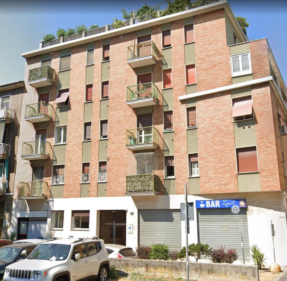 Comfy Appartment Near Metro M3 - Wifi Milan Exterior photo